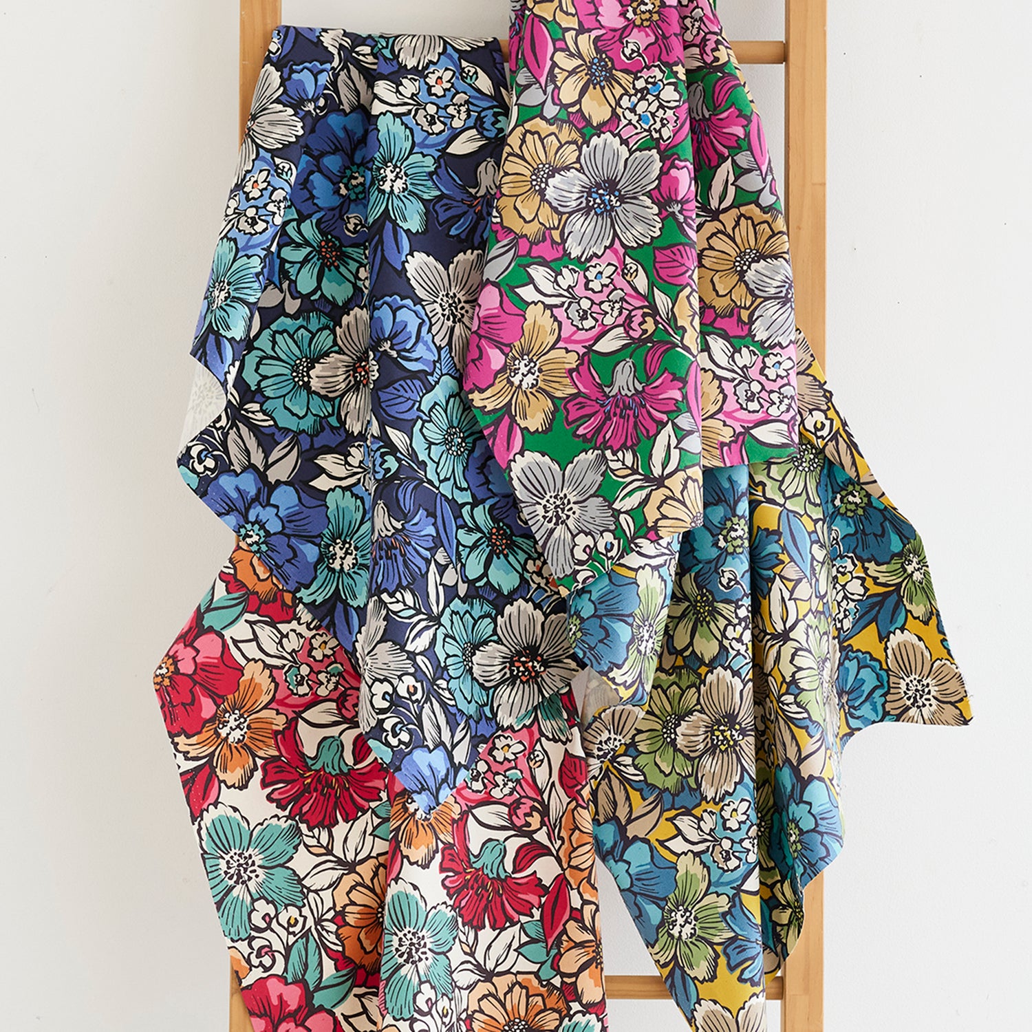 Jambo Floral Cotton Oxford | Kokka Fabrics