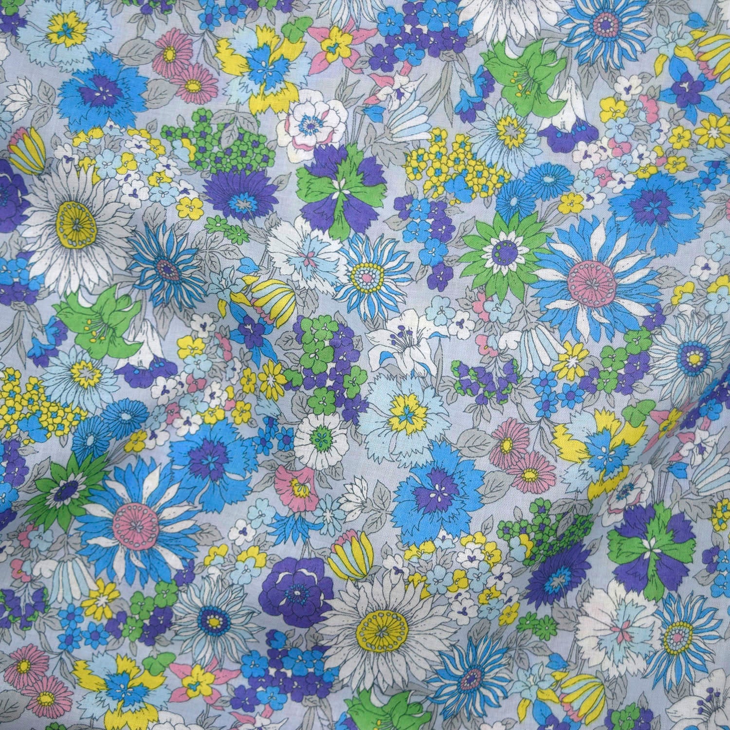 * vintage textile ❀ ふんわり お花柄 テキスタイル Flownny Cotton Lawn | Kokka Fabrics