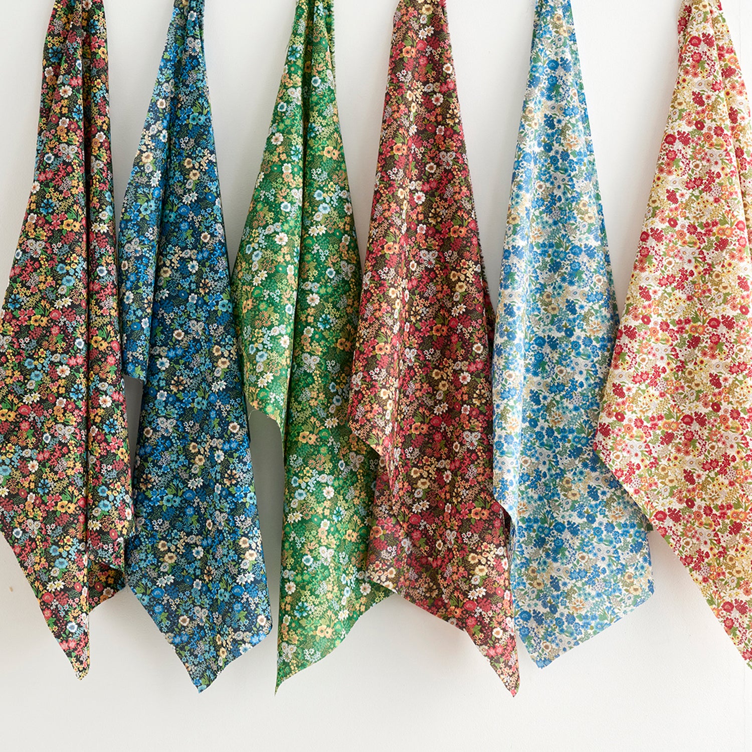【新品 タグ付 pokipcee】花柄 ジップブルゾン コットン100% Ｆ Flownny Cotton Lawn | Kokka Fabrics