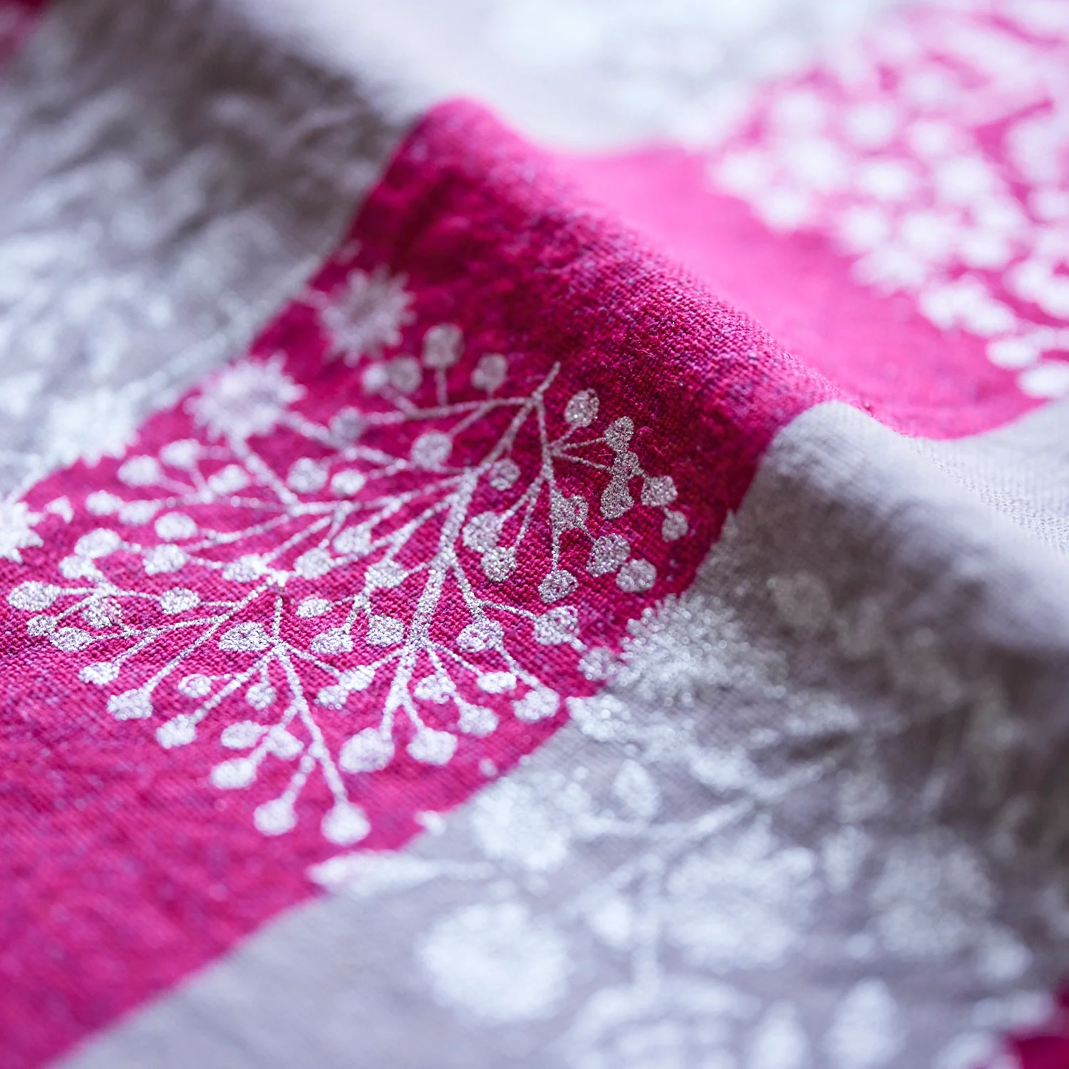 echino Lattice Cotton Linen Canvas - Grey x Red EKX-98090-91
