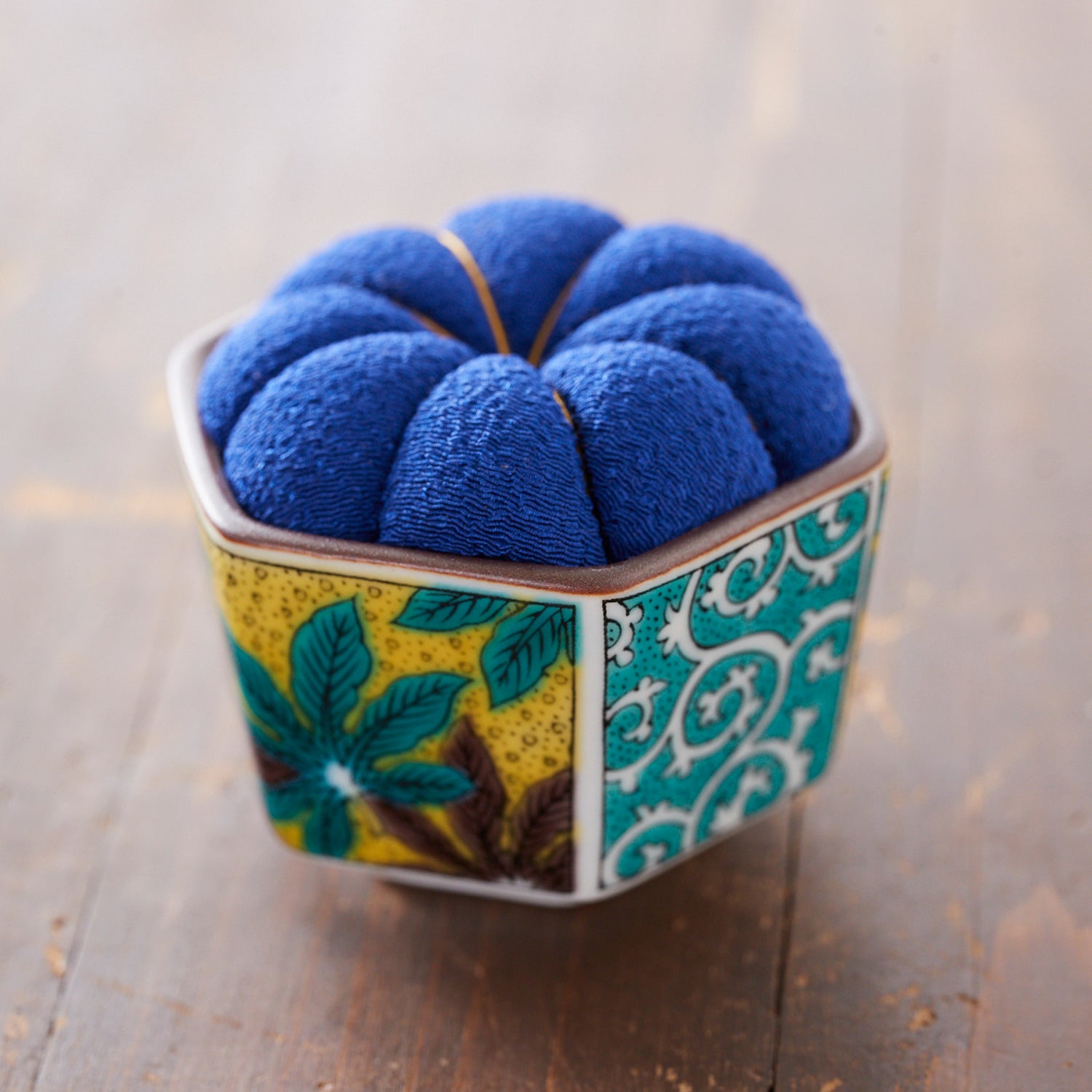 Hiro Kutani Pincushion | Kokka Fabrics