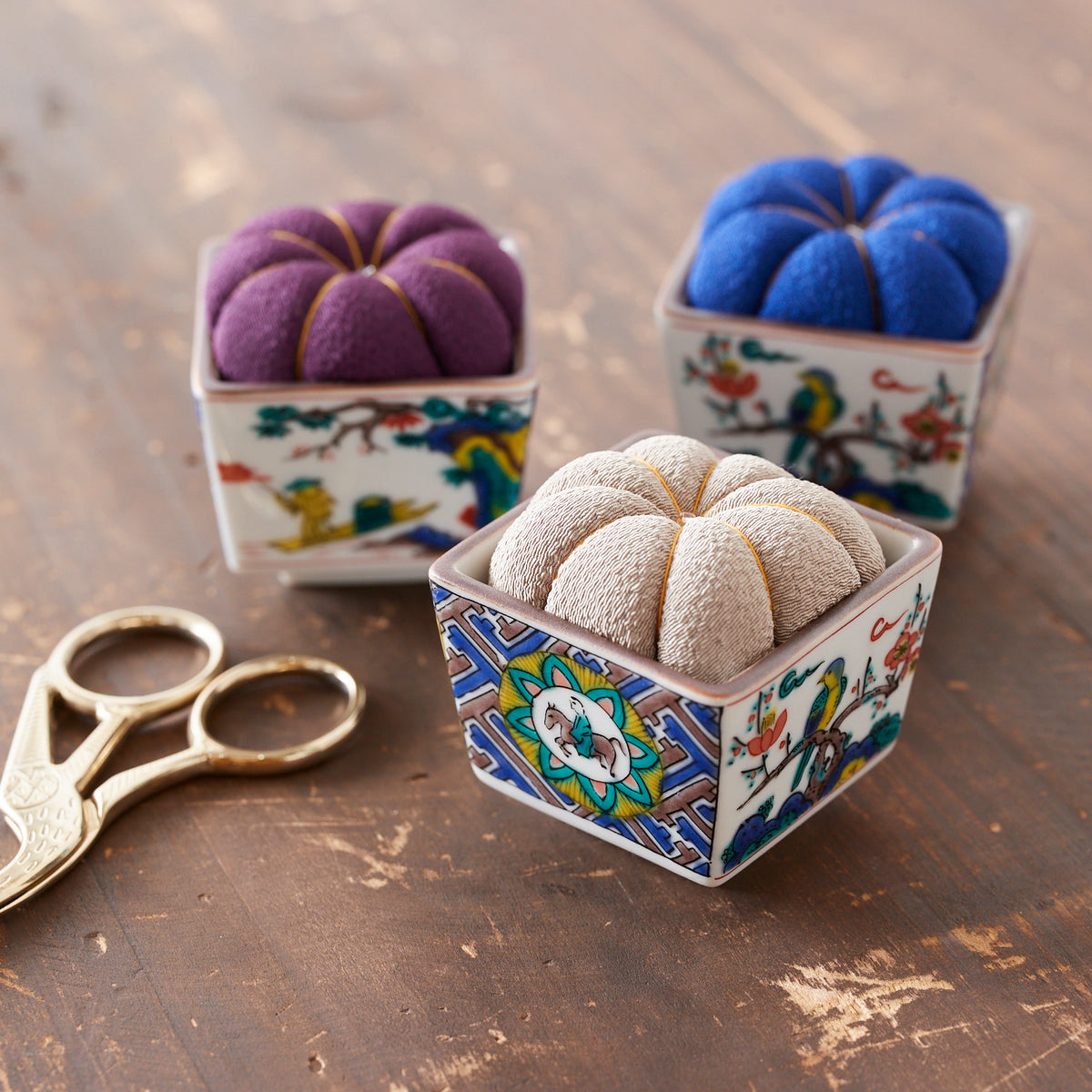 Hiro Kutani Pincushion Set