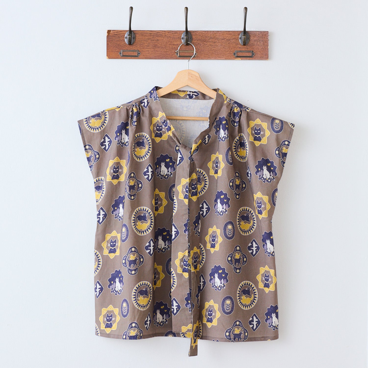 Sanae Sugimoto Cat Days Cotton Linen Sheeting EGX-9230-1