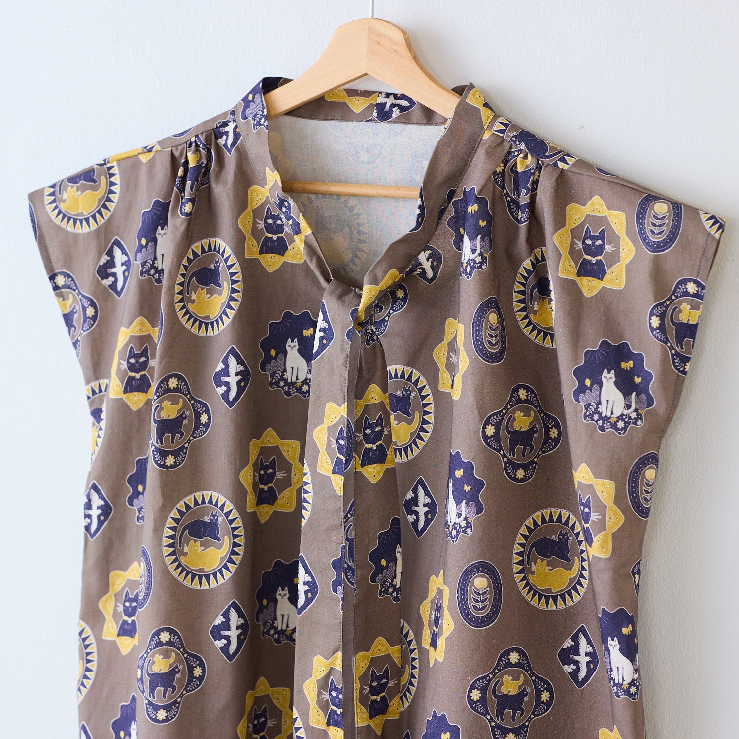 Sanae Sugimoto Cat Days Cotton Linen Sheeting EGX-9230-1