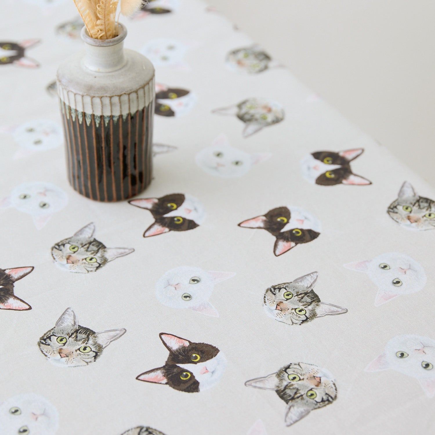 [Fabric Sample] Three Cats Cotton Sheeting