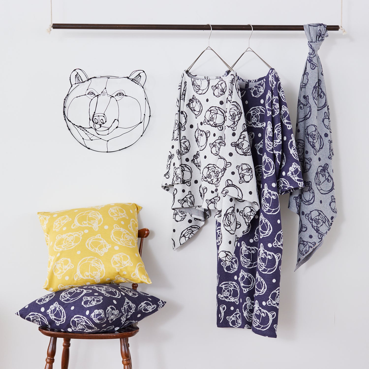 +HAyU Bear Cotton Knit Jacquard