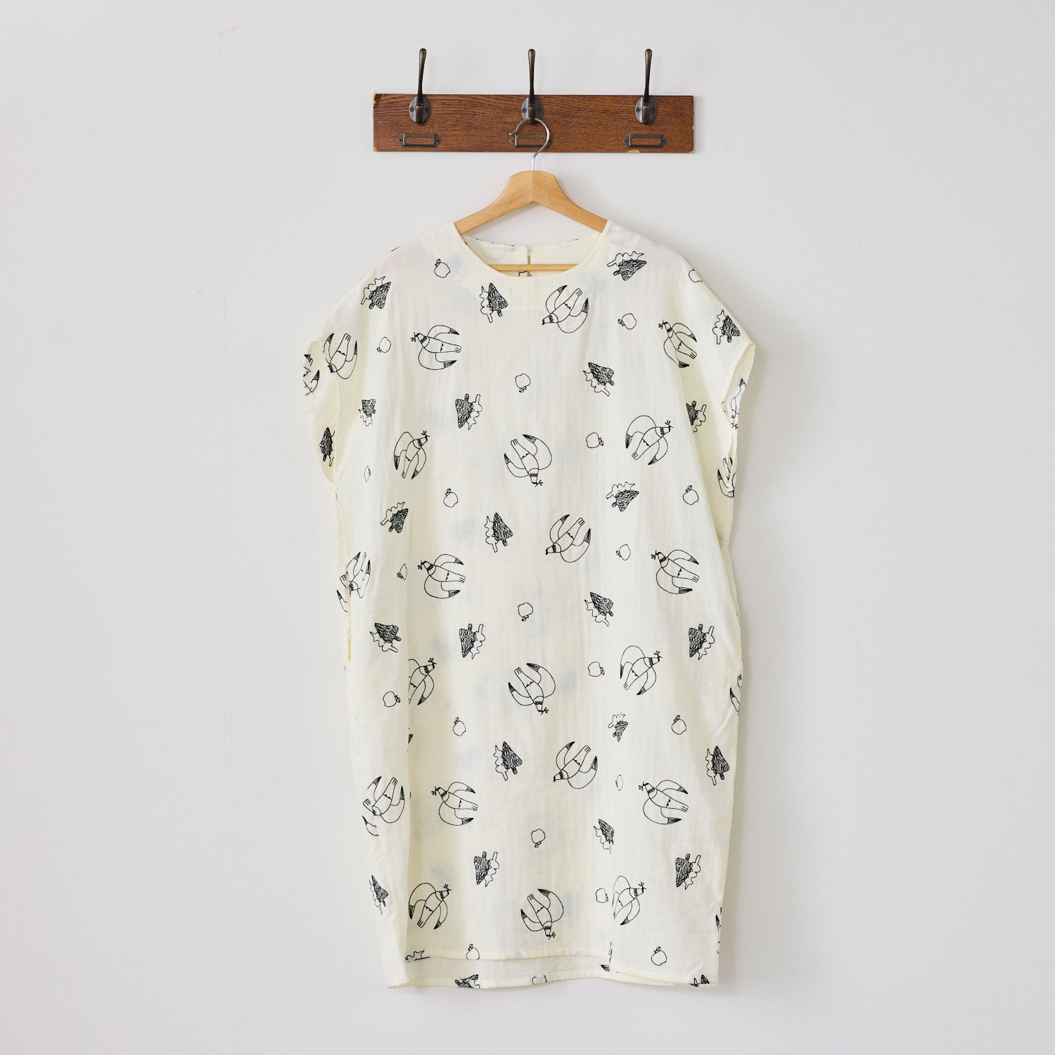 +HAyU Doves Embroidered Cotton Double Gauze - White
