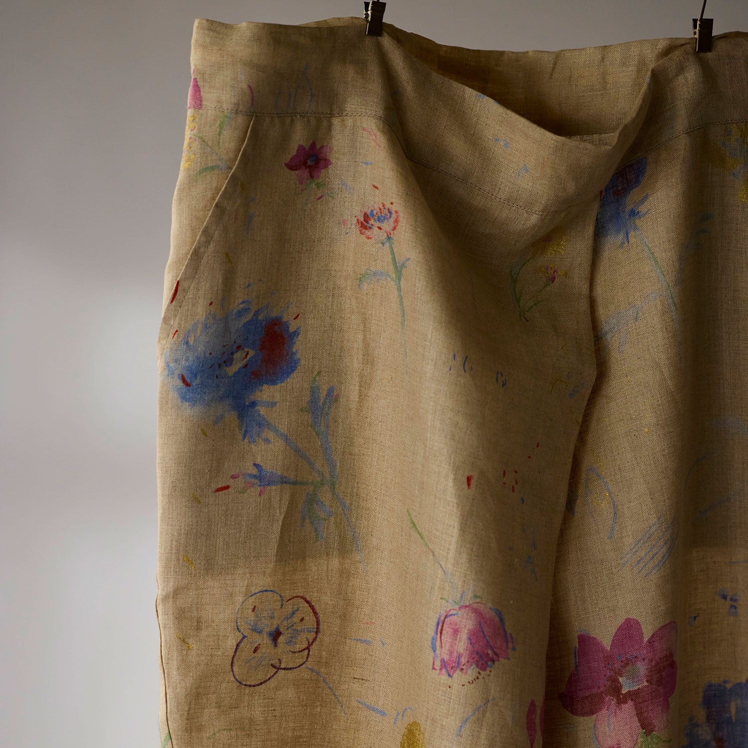 nani IRO Hana no toki niwa Linen | Kokka Fabrics