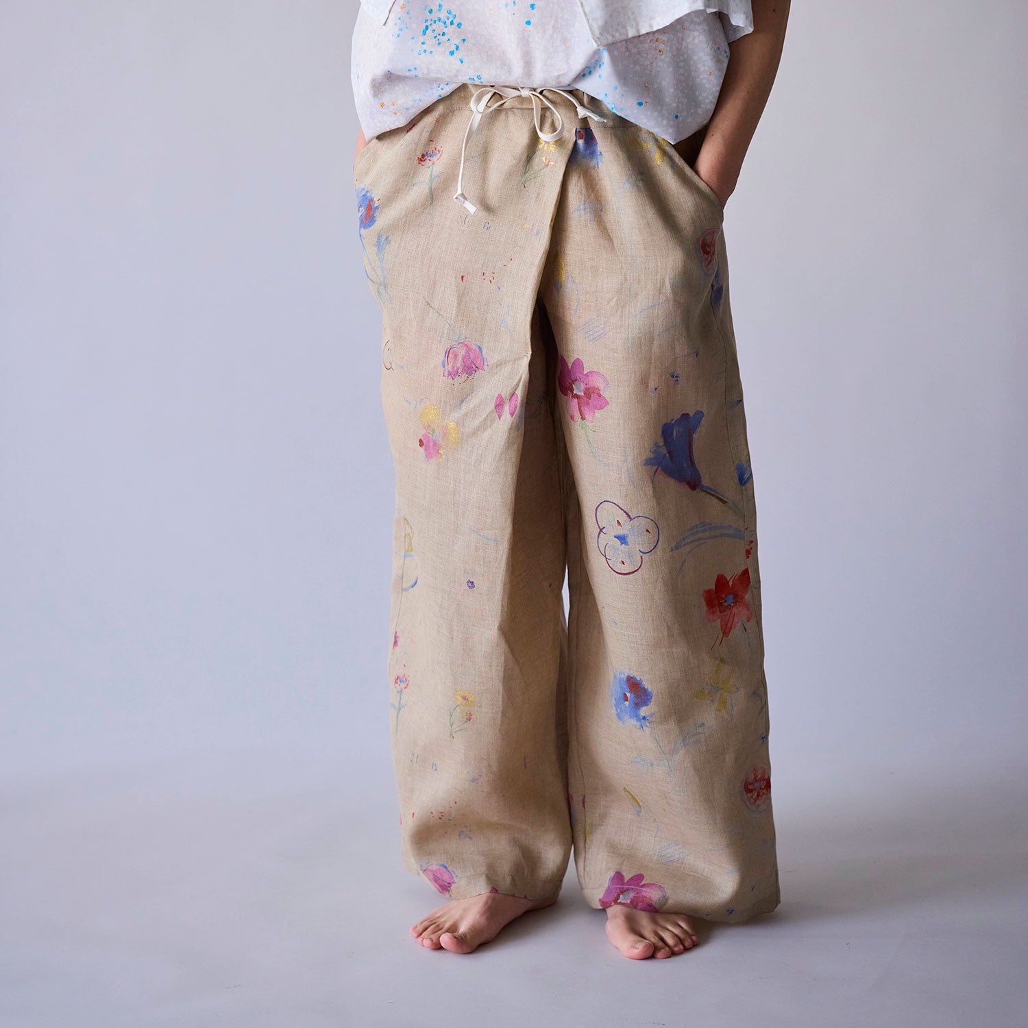 nani IRO Hana no toki niwa Linen | Kokka Fabrics