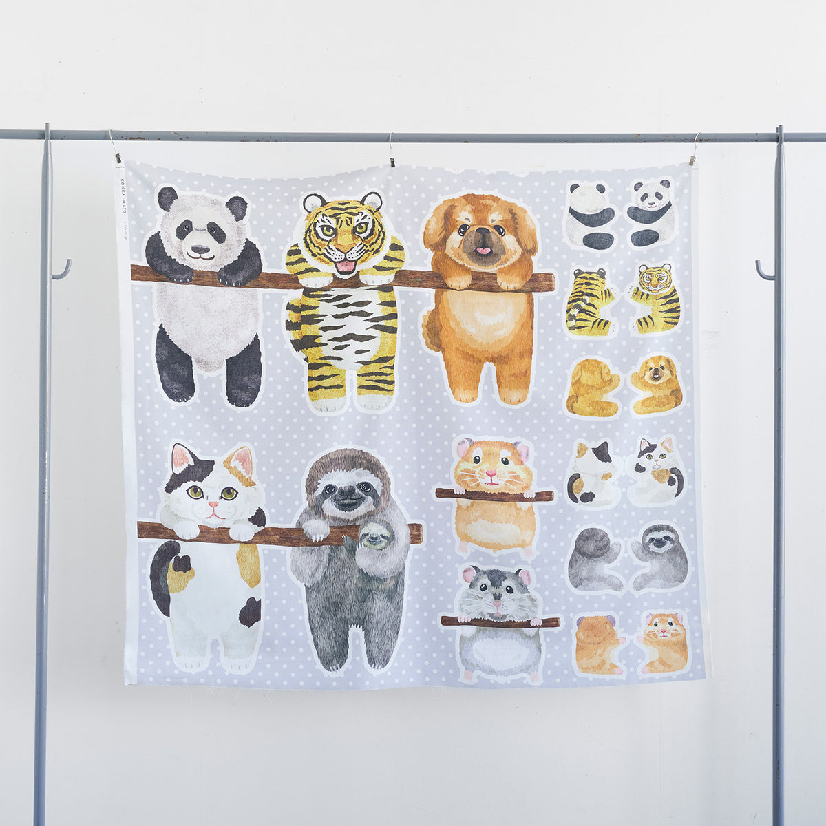 Home Deco Swinging Friends Panel Fabric YGA-91080-1