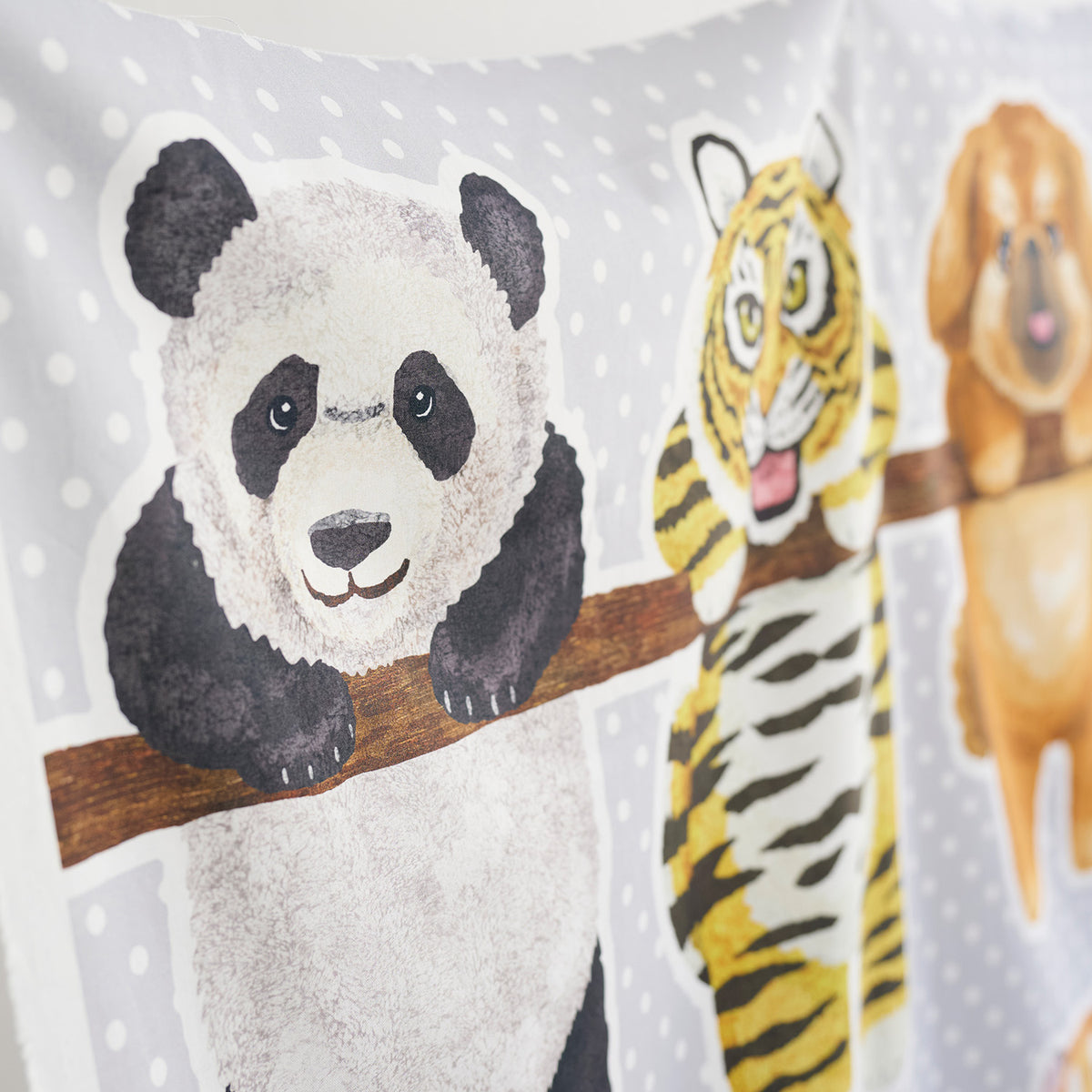 Home Deco Swinging Friends Panel Fabric YGA-91080-1