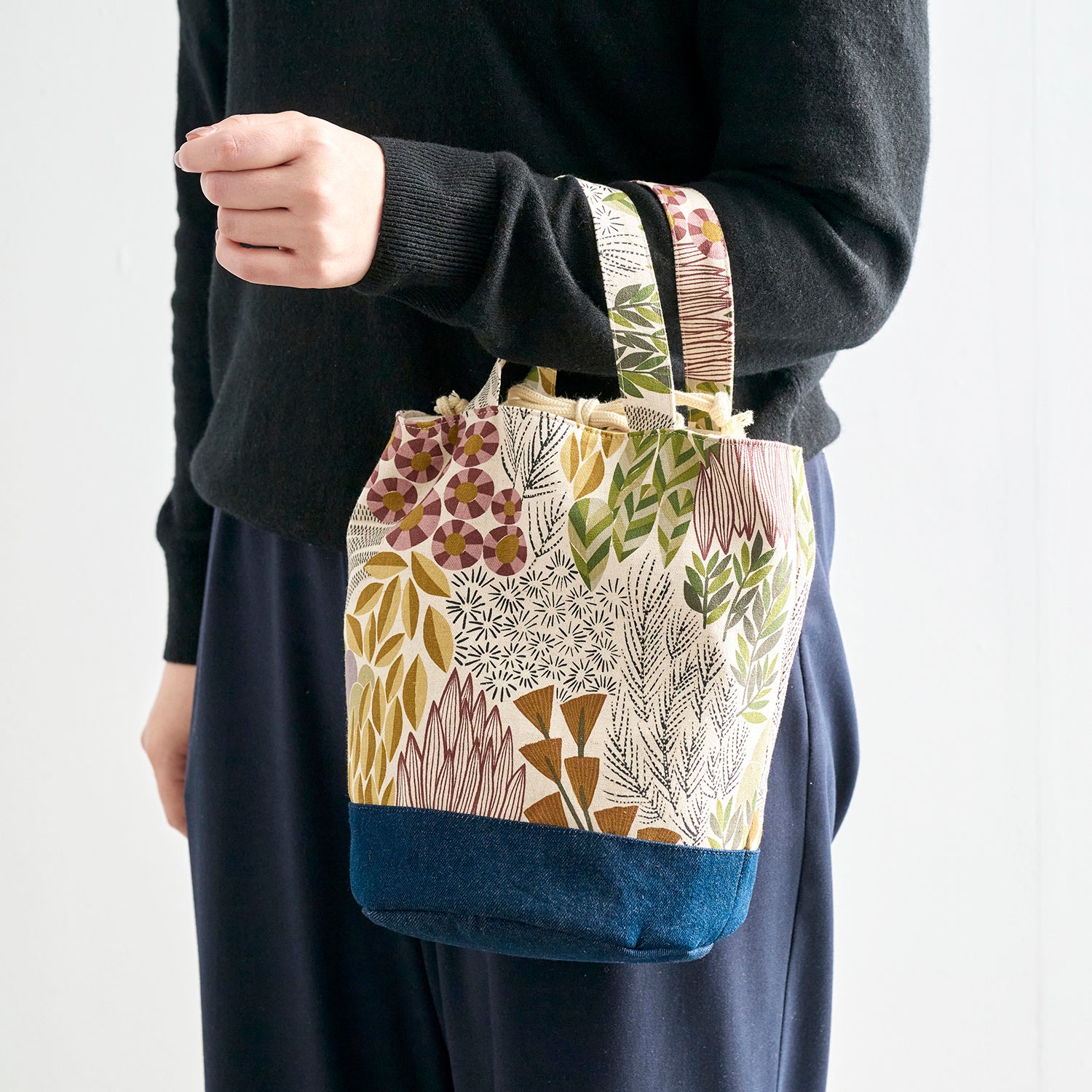 Round Drawstring Bag Digital PDF Pattern & Illustrated Sewing