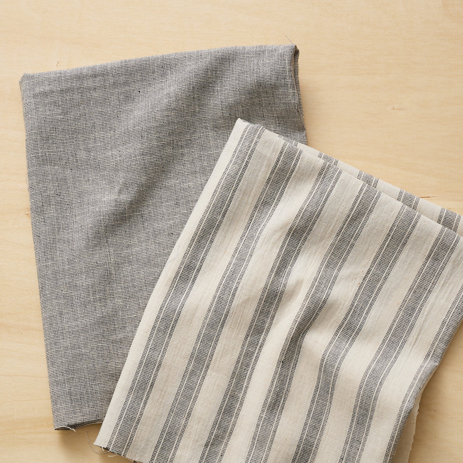 Yarn Dyed Cotton Linen Poplin | Kokka Fabrics