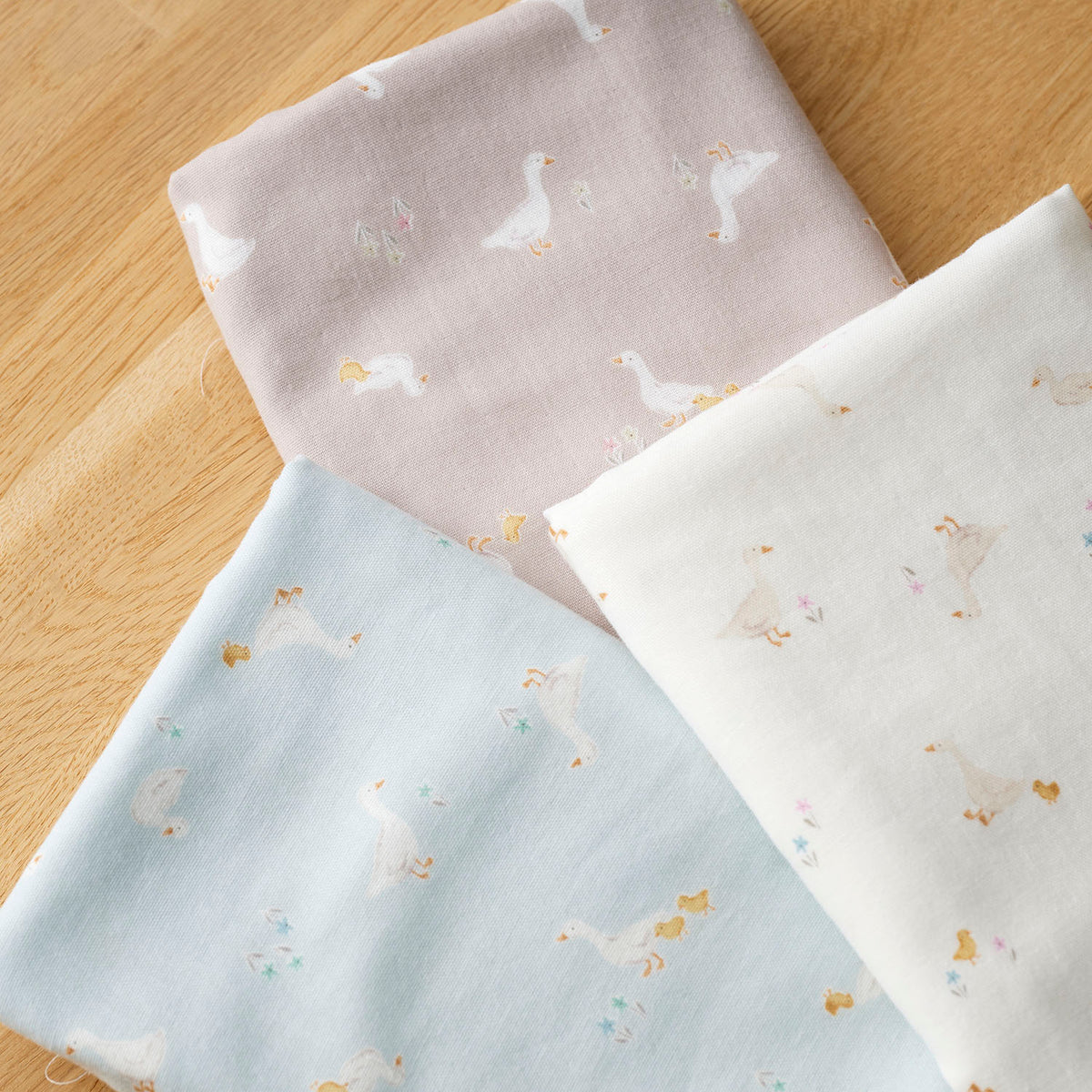 Duck &amp; Flower Cotton Double Gauze - White