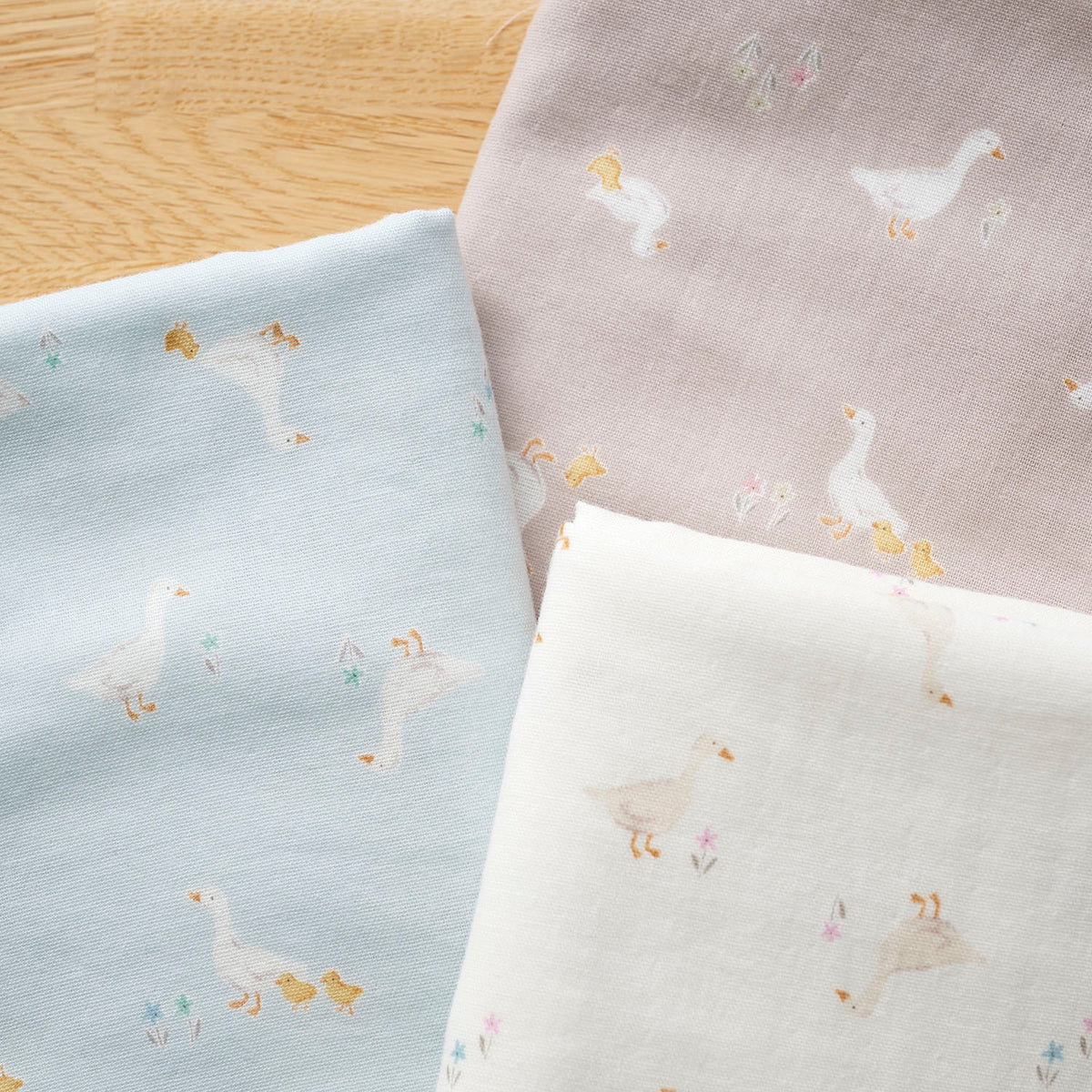 Duck &amp; Flower Cotton Double Gauze - White