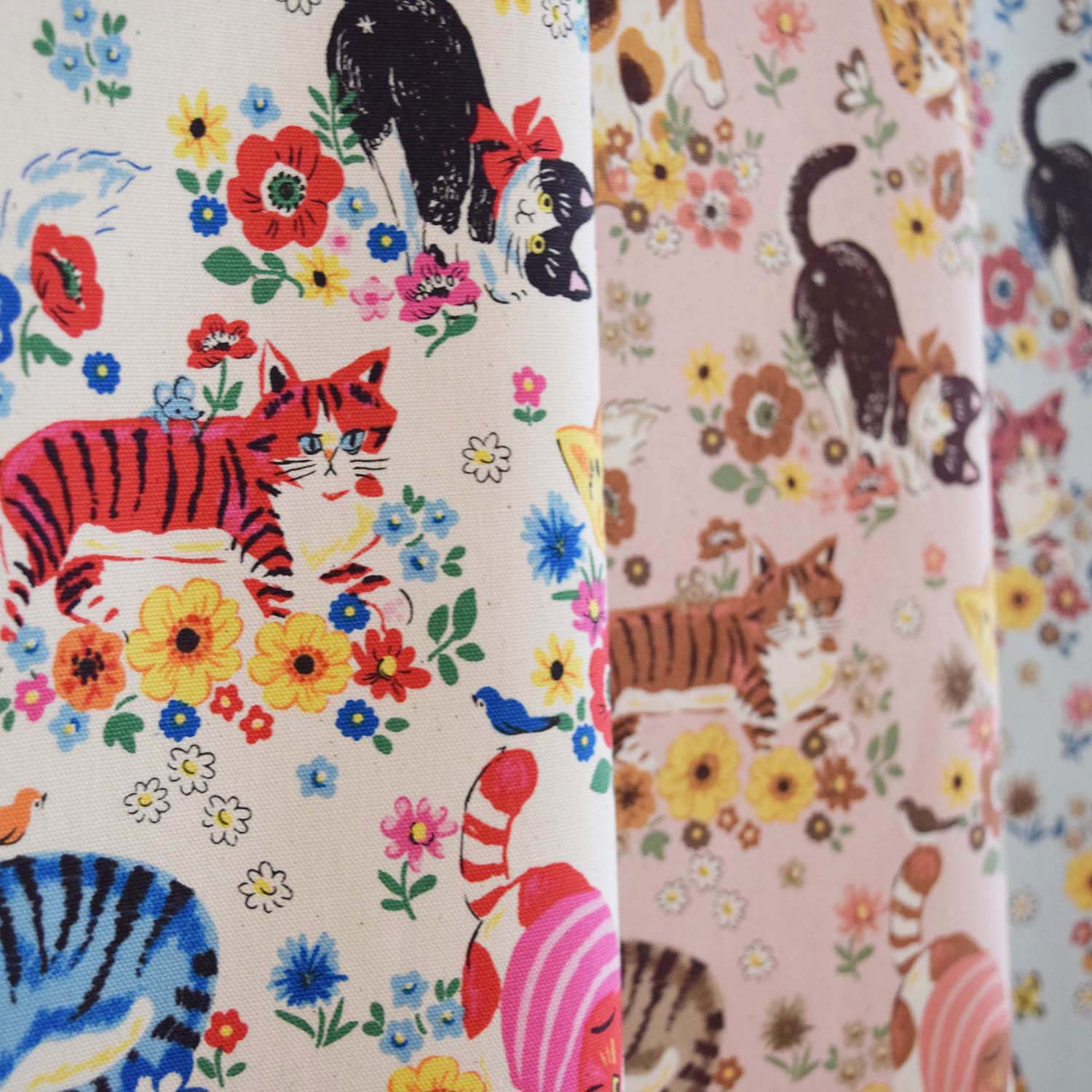 Powerful Animal Cats Flower Garden Cotton Oxford - KOKKA FABRICS