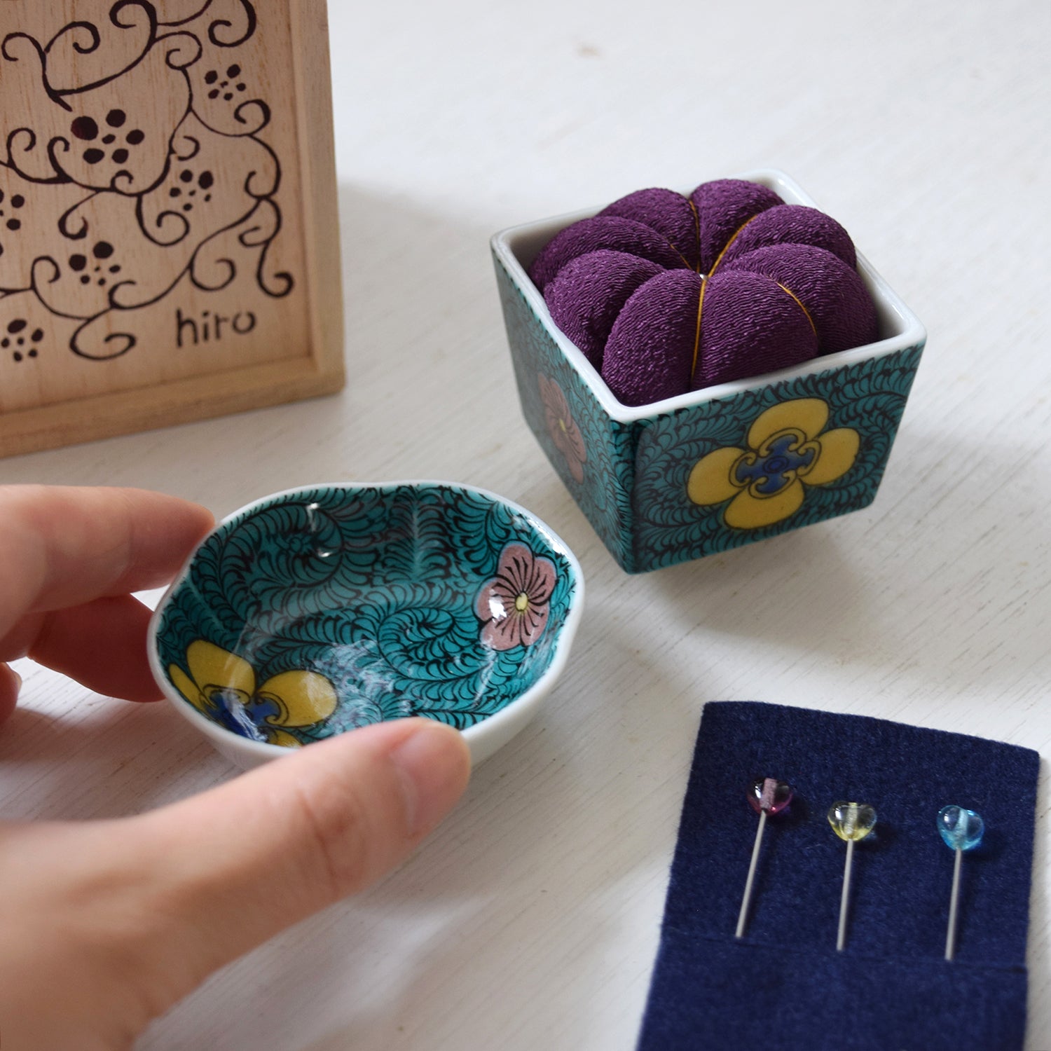 Hiro Kutani Pincushion Set