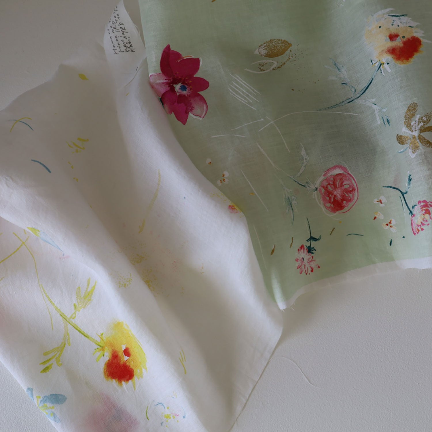 nani IRO Hana no toki niwa Linen | Kokka Fabrics