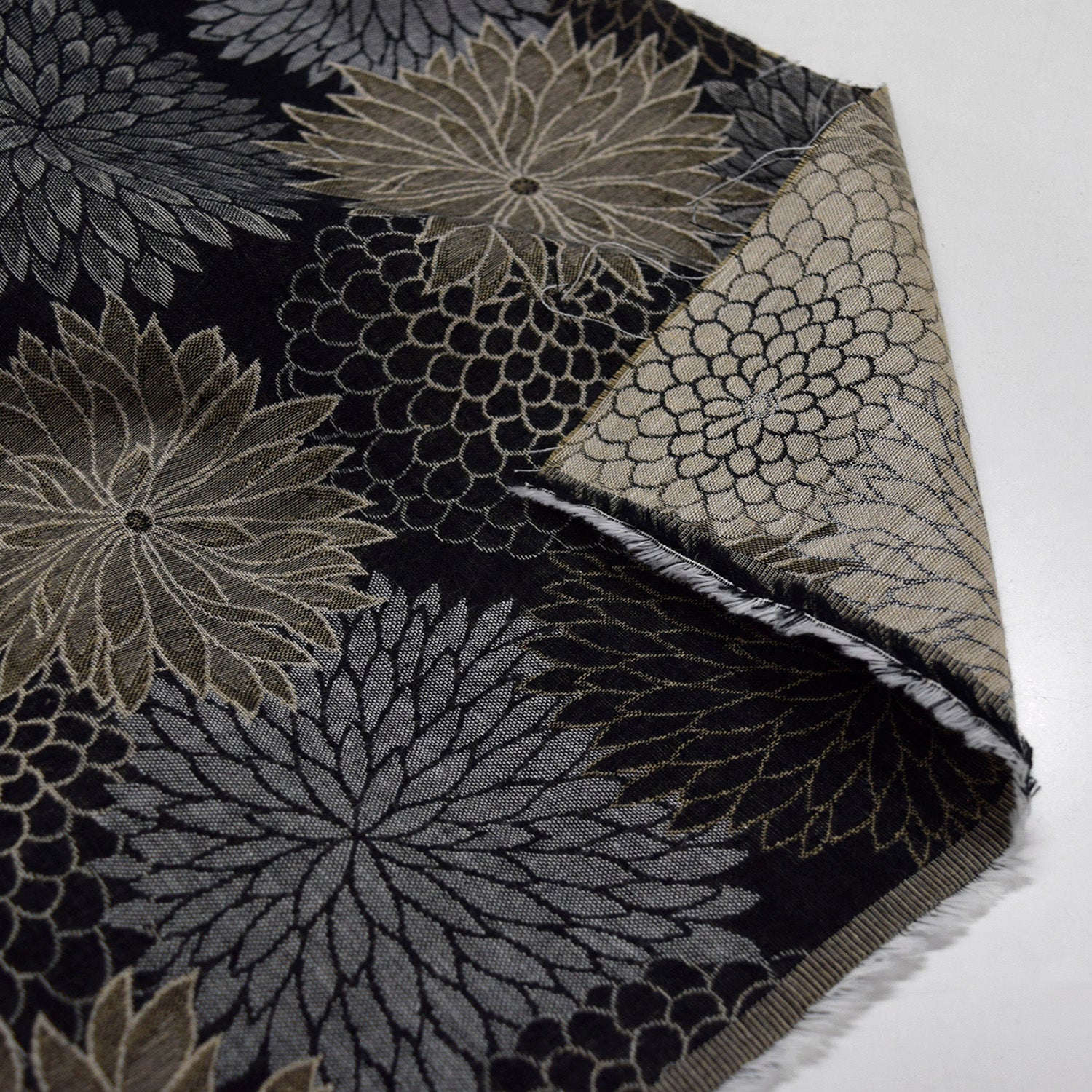Layered Chrysanthemum Cotton Knit Jacquard - Black