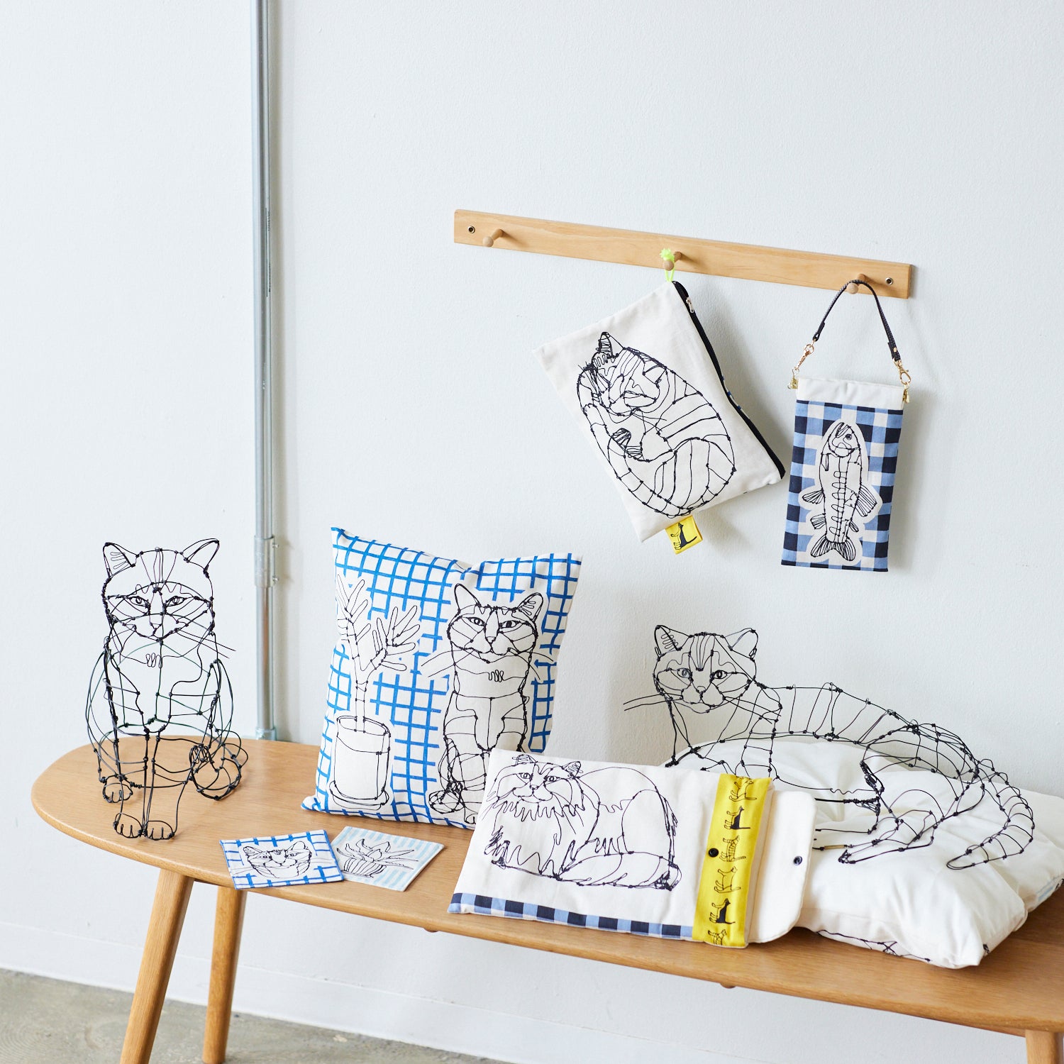 +HAyU Cat Panel Cotton Linen Canvas
