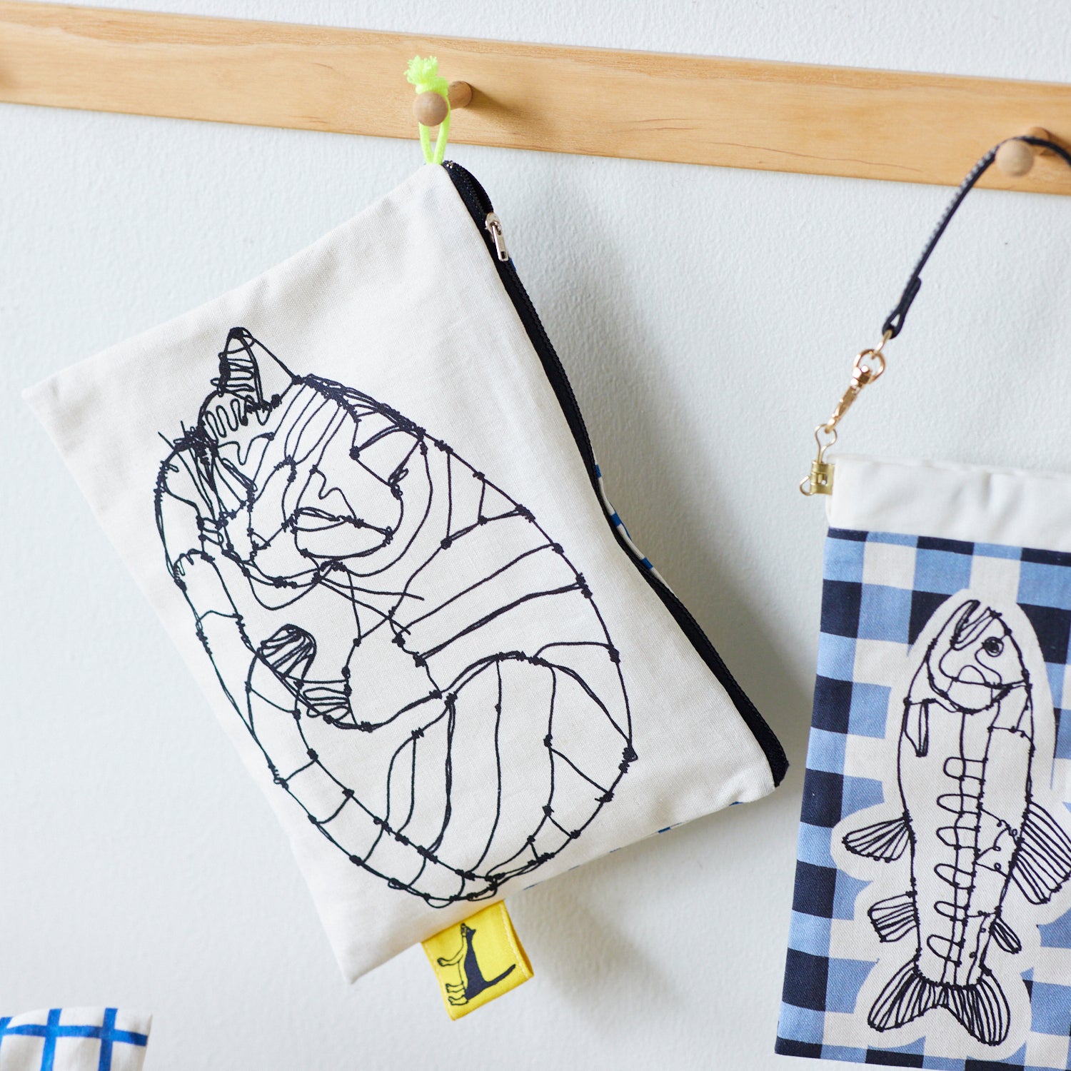 +HAyU Cat Panel Cotton Linen Canvas