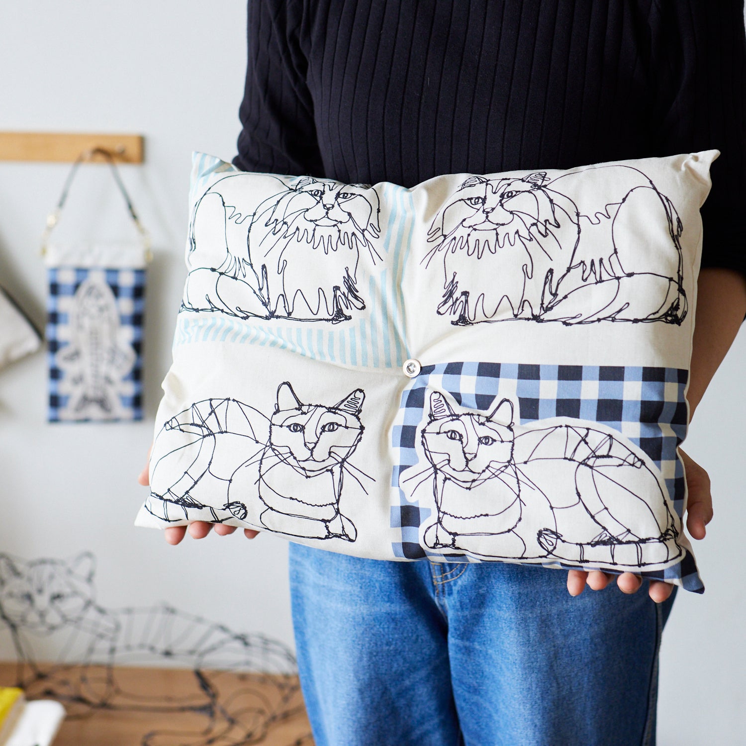 +HAyU Cat Panel Cotton Linen Canvas